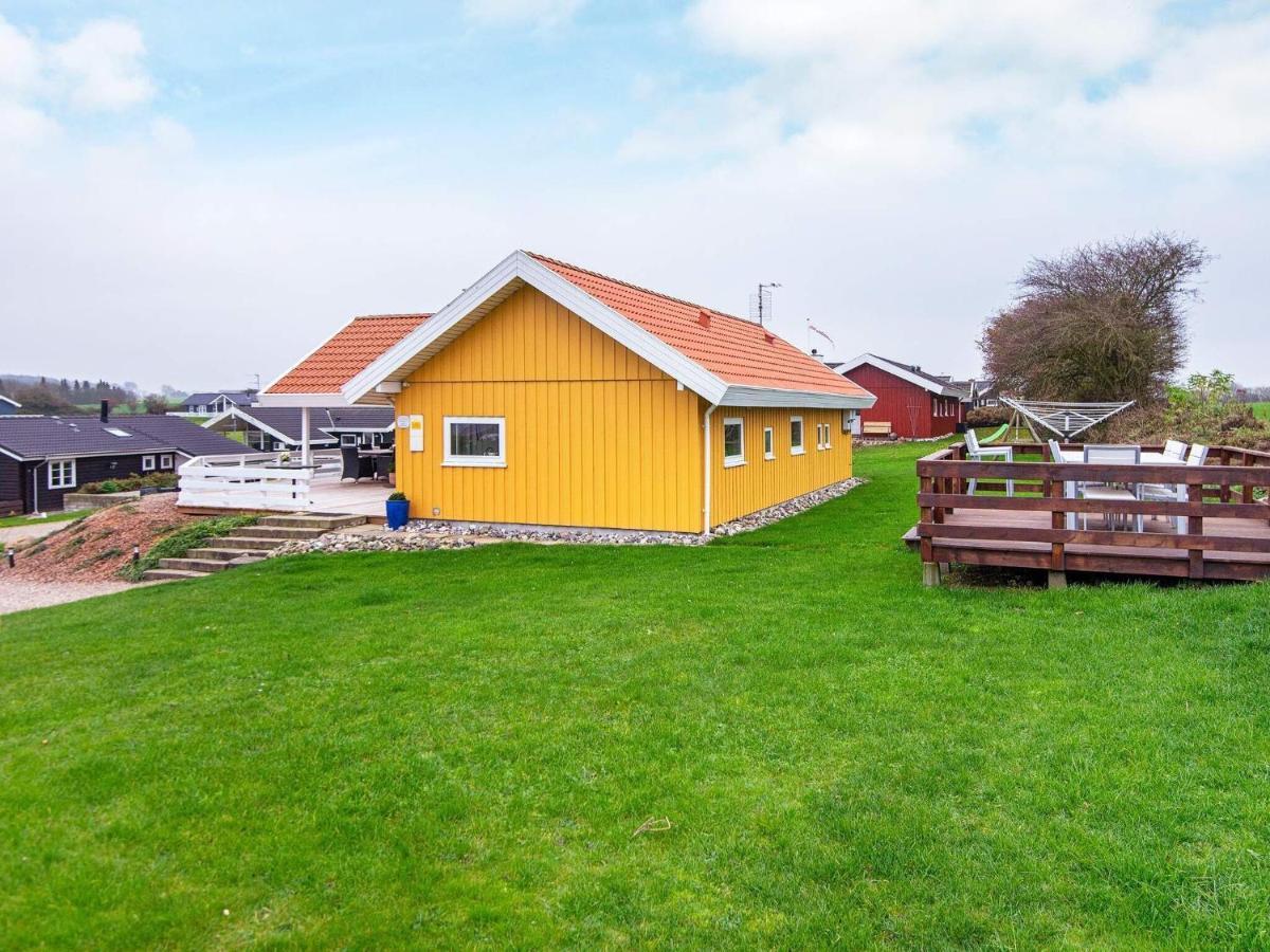 8 Person Holiday Home In Норборг Номер фото